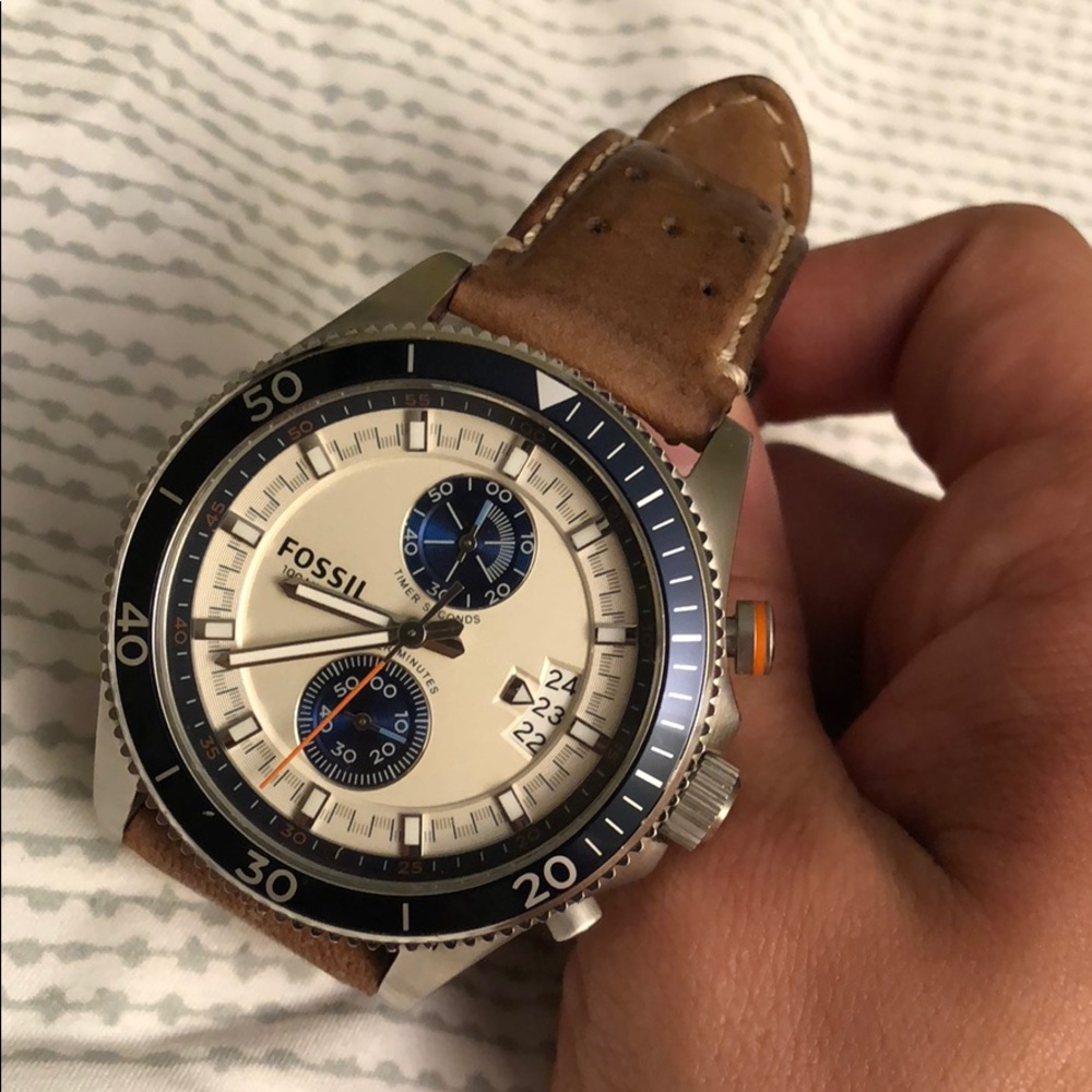 Fossil watch. Leather strap.